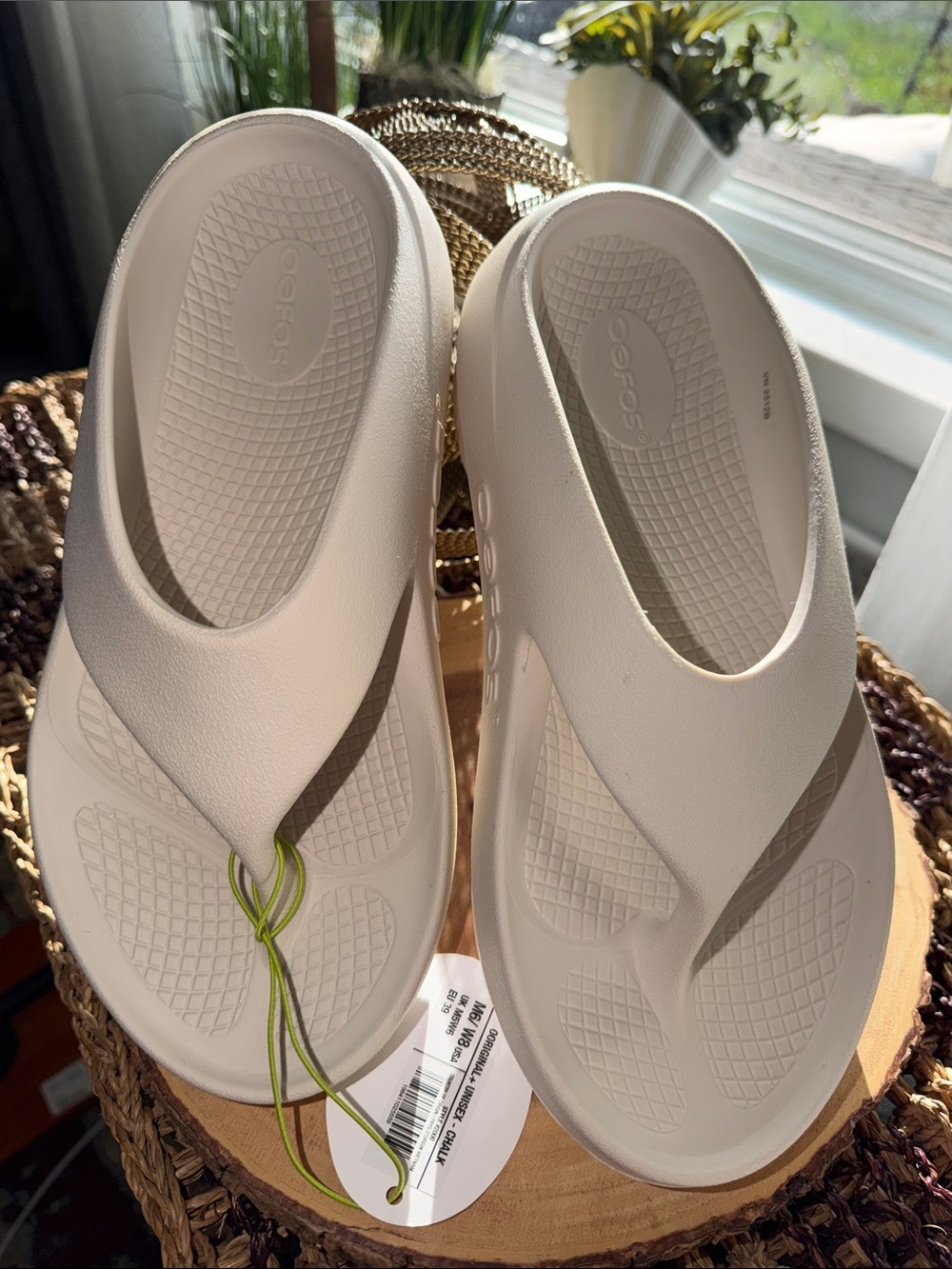 OOFOS Women's OOlala Thong Sandals in Light Taupe
